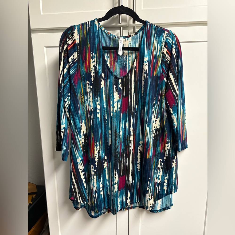 3/4 Sleeve Dear Scarlett Tunic Top Size L Body shaping Downward Stripes Size L